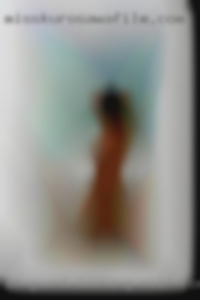 6'4 giant looking milf for ONLY love.